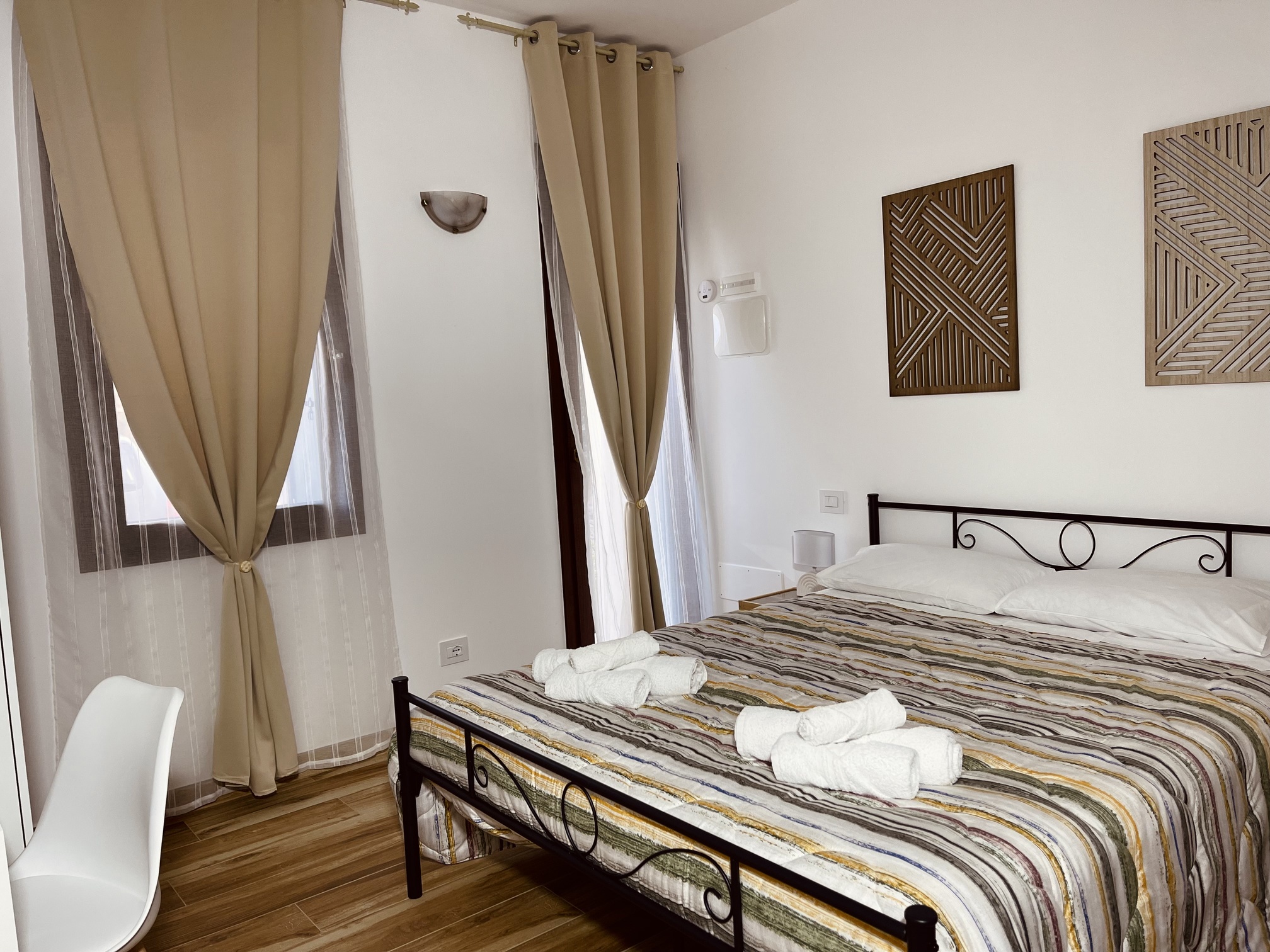 Room 1 Image 1