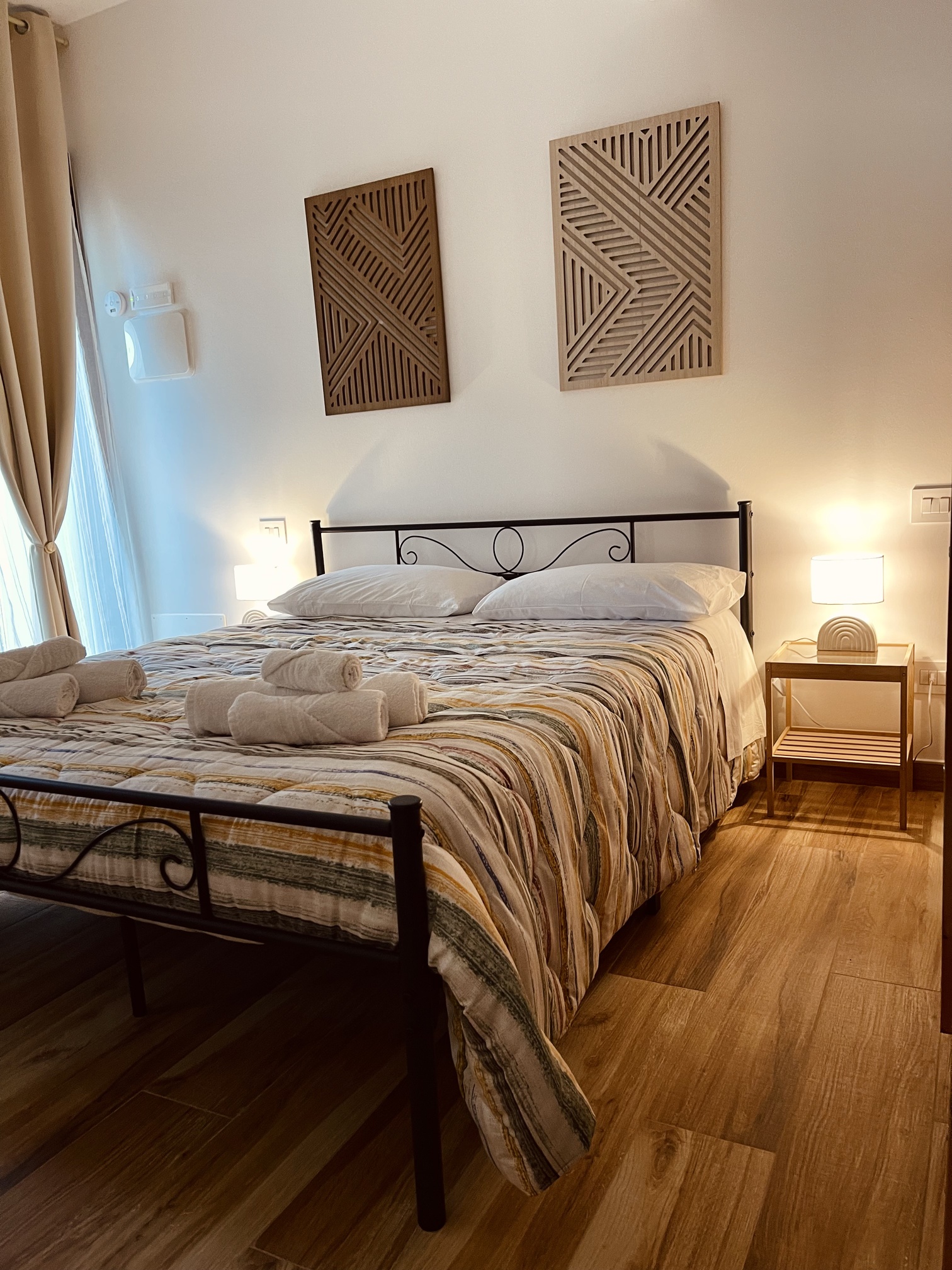 Room 1 Image 10