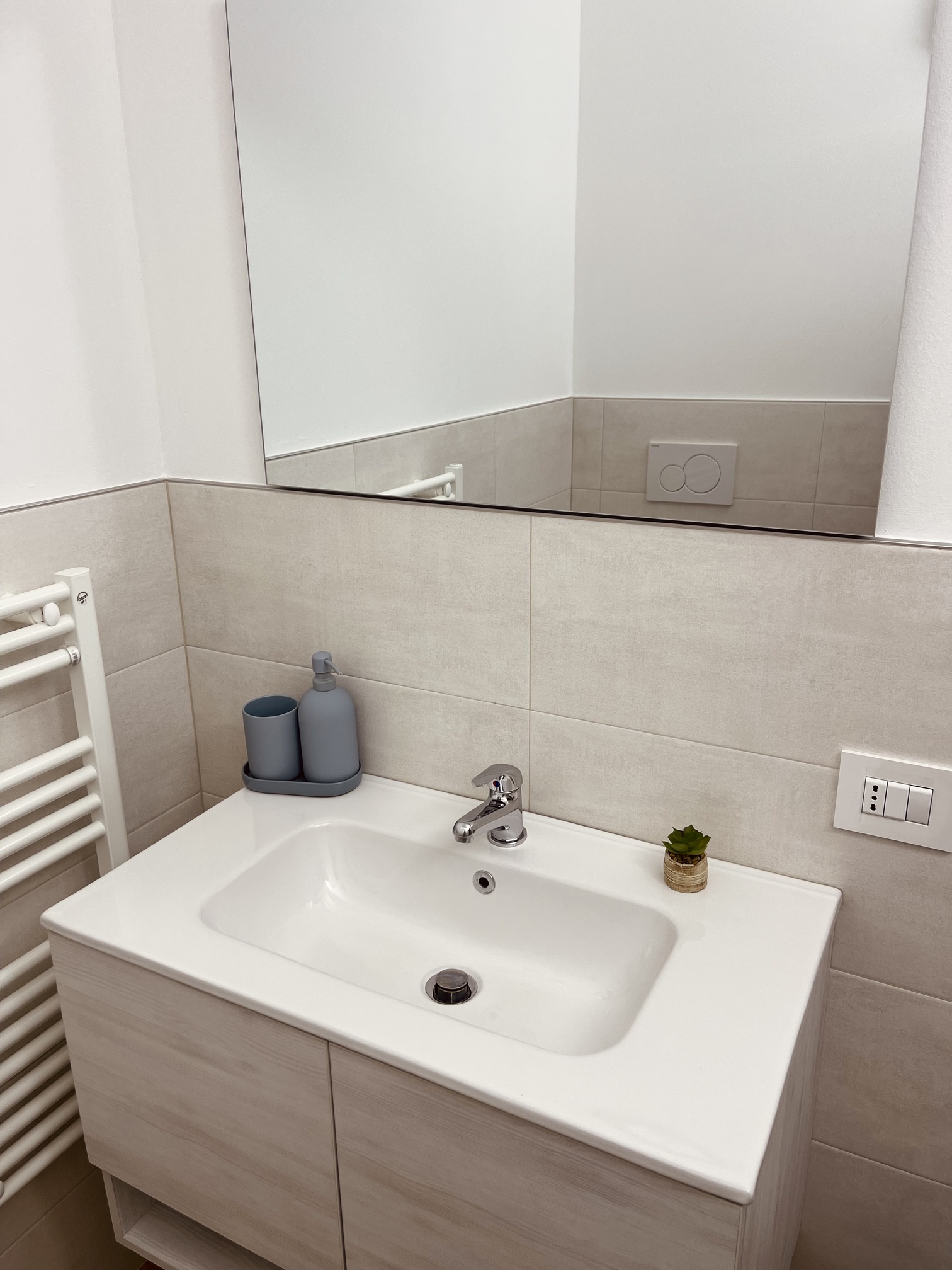Room 1 Image 13
