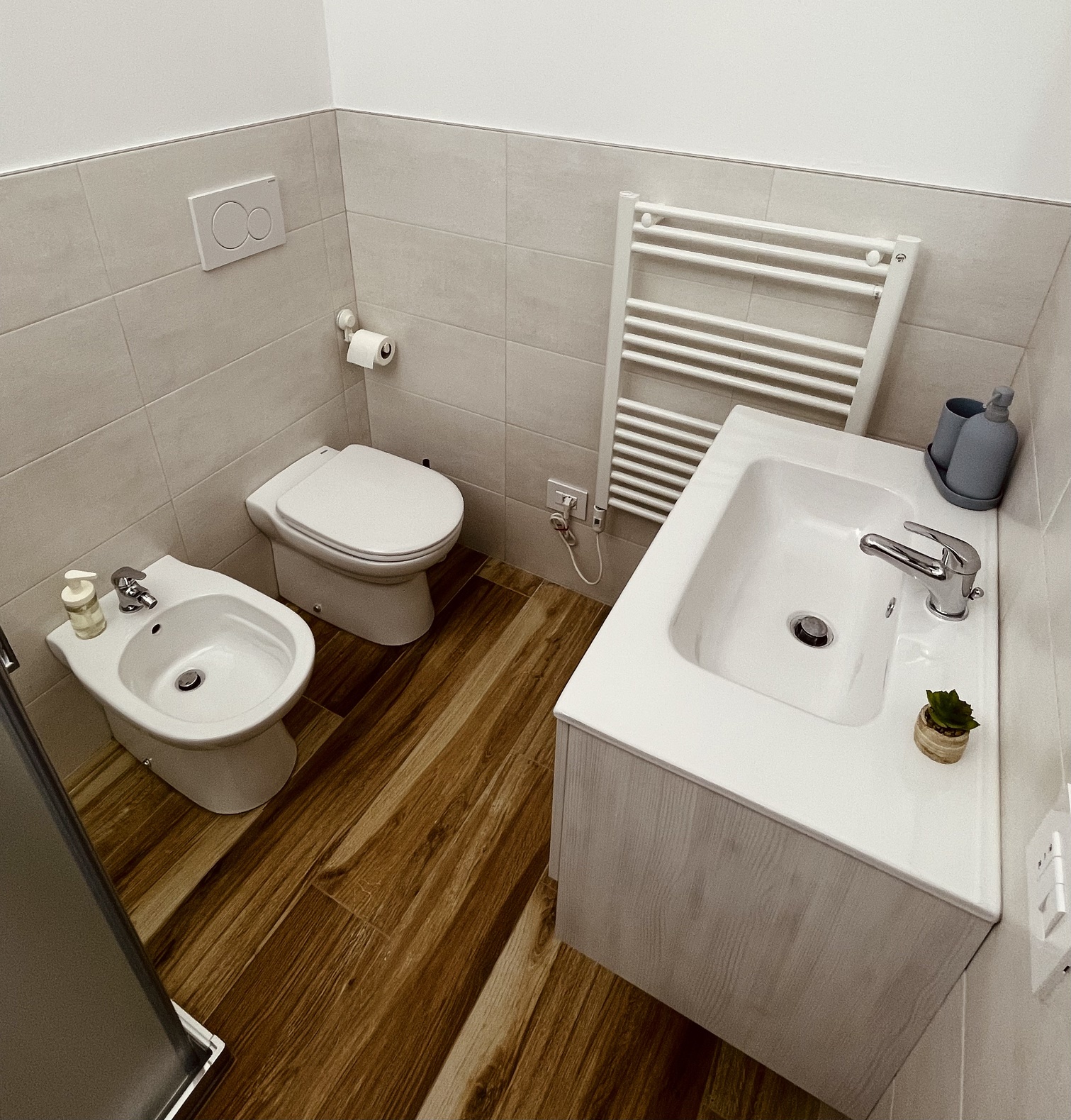 Room 1 Image 14