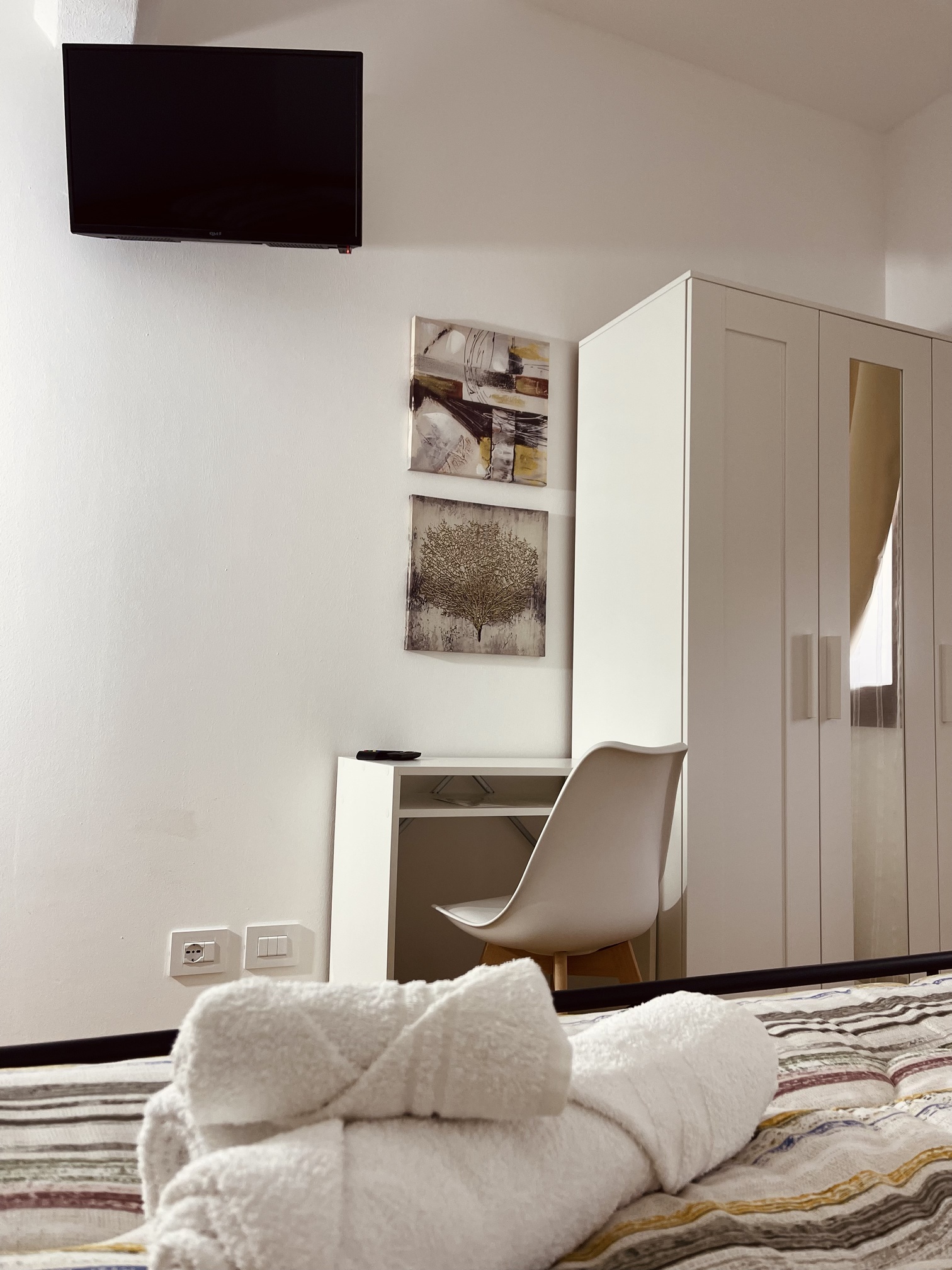 Room 1 Image 2