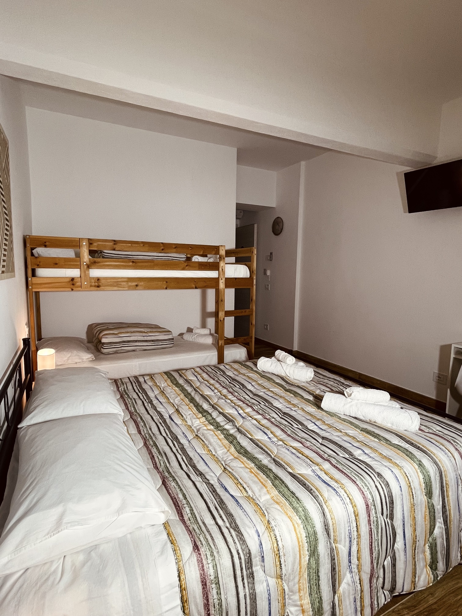 Room 1 Image 6