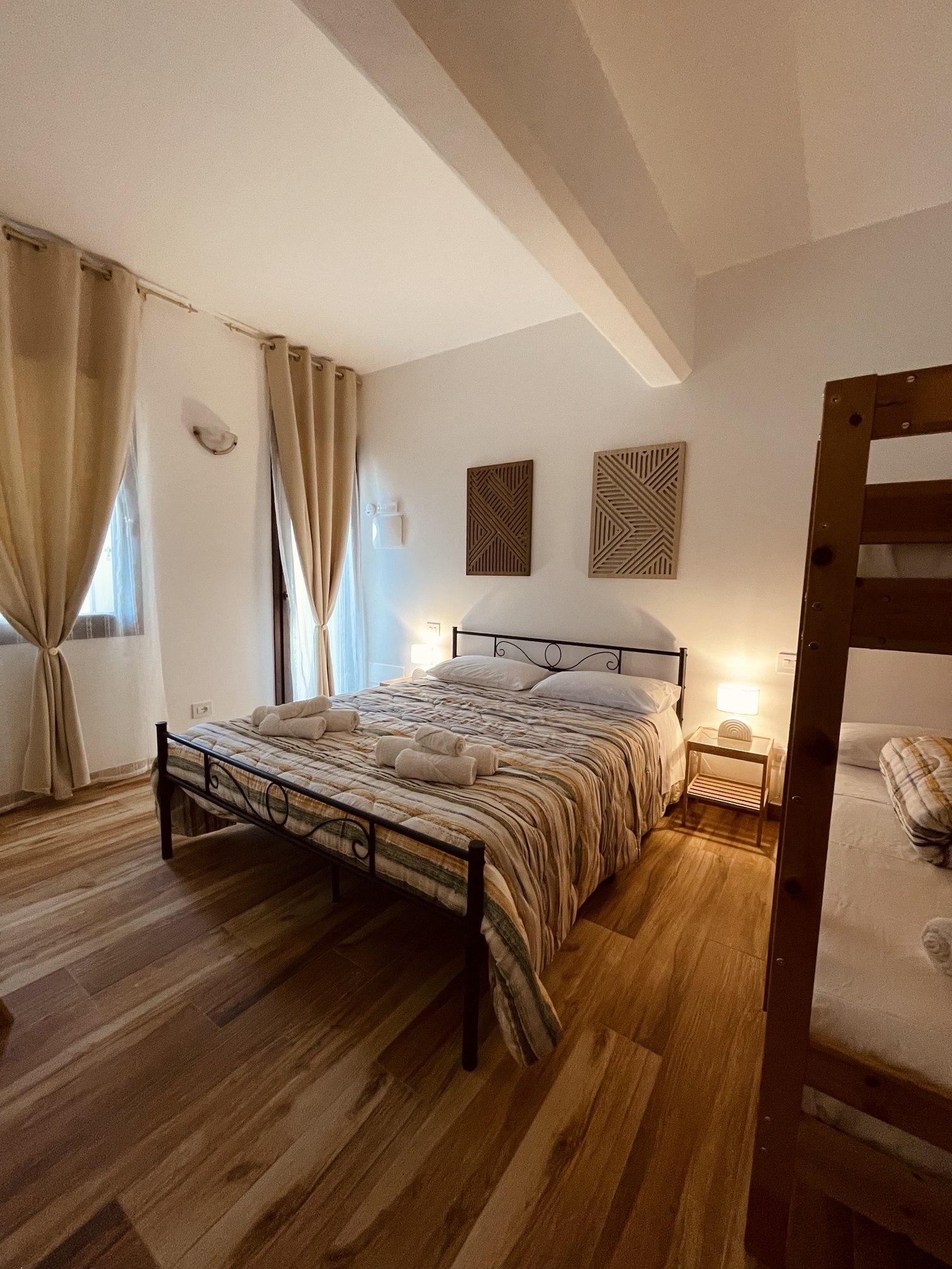 Room 1 Image 9
