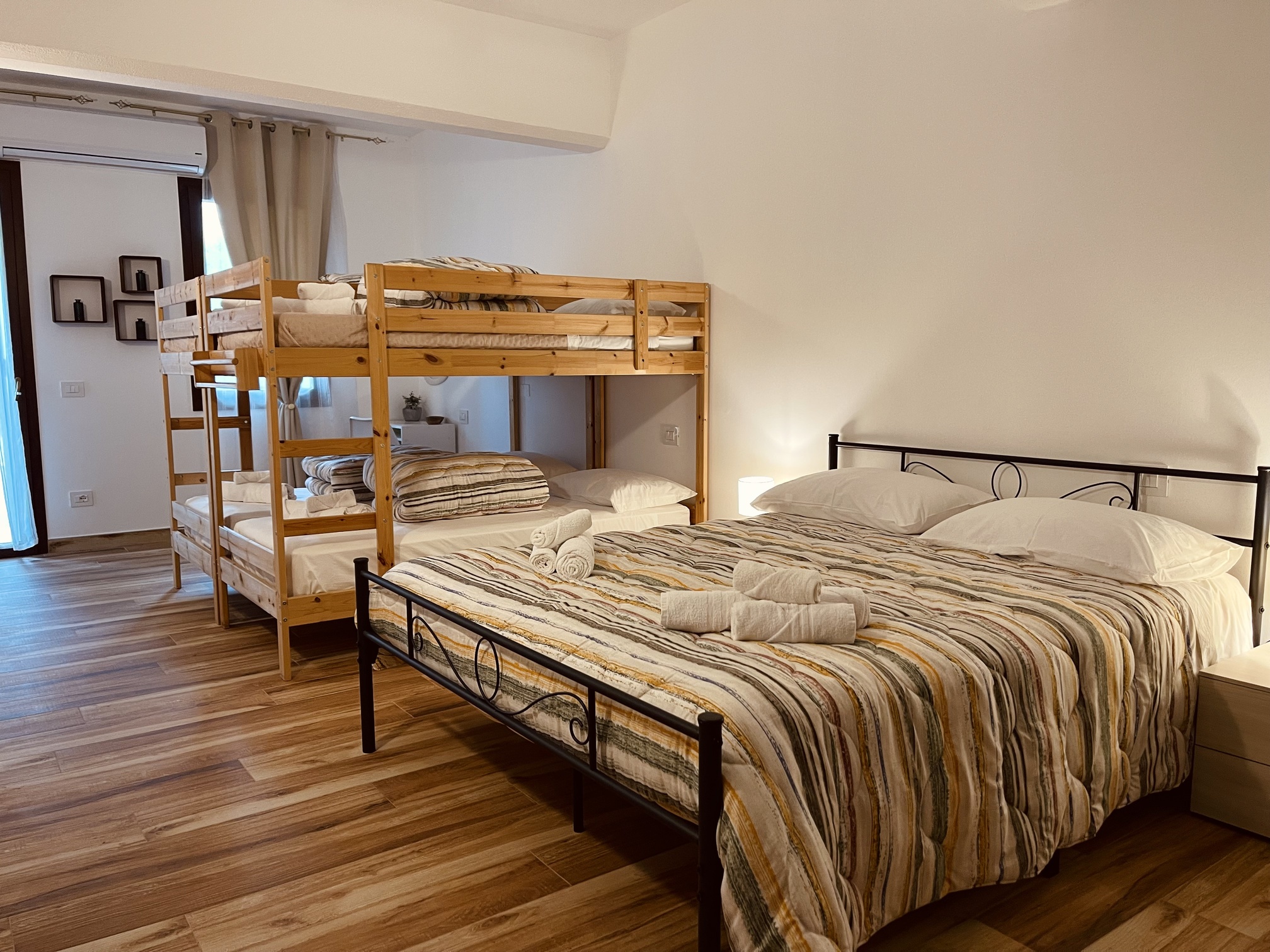 Room 2 Image 1