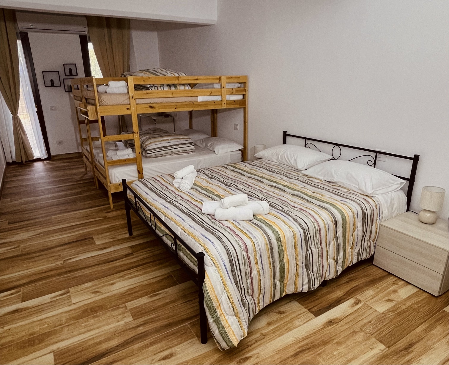Room 2 Image 5