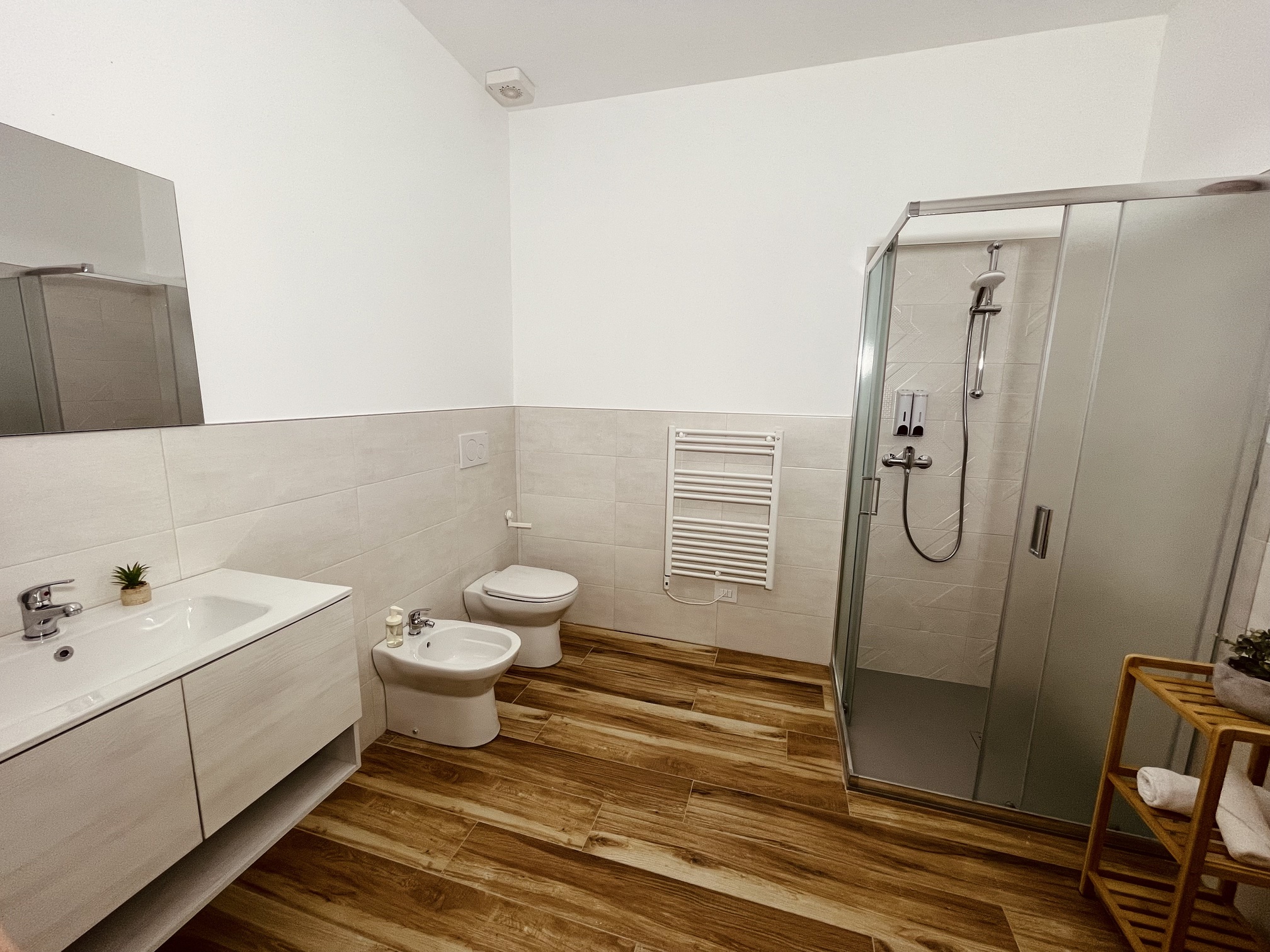 Room 2 Image 7