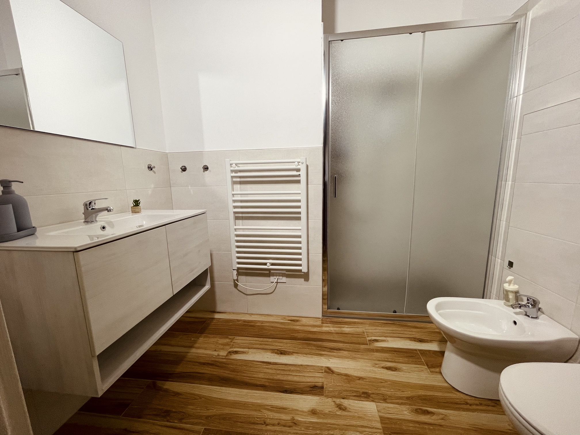 Room 3 Image 10