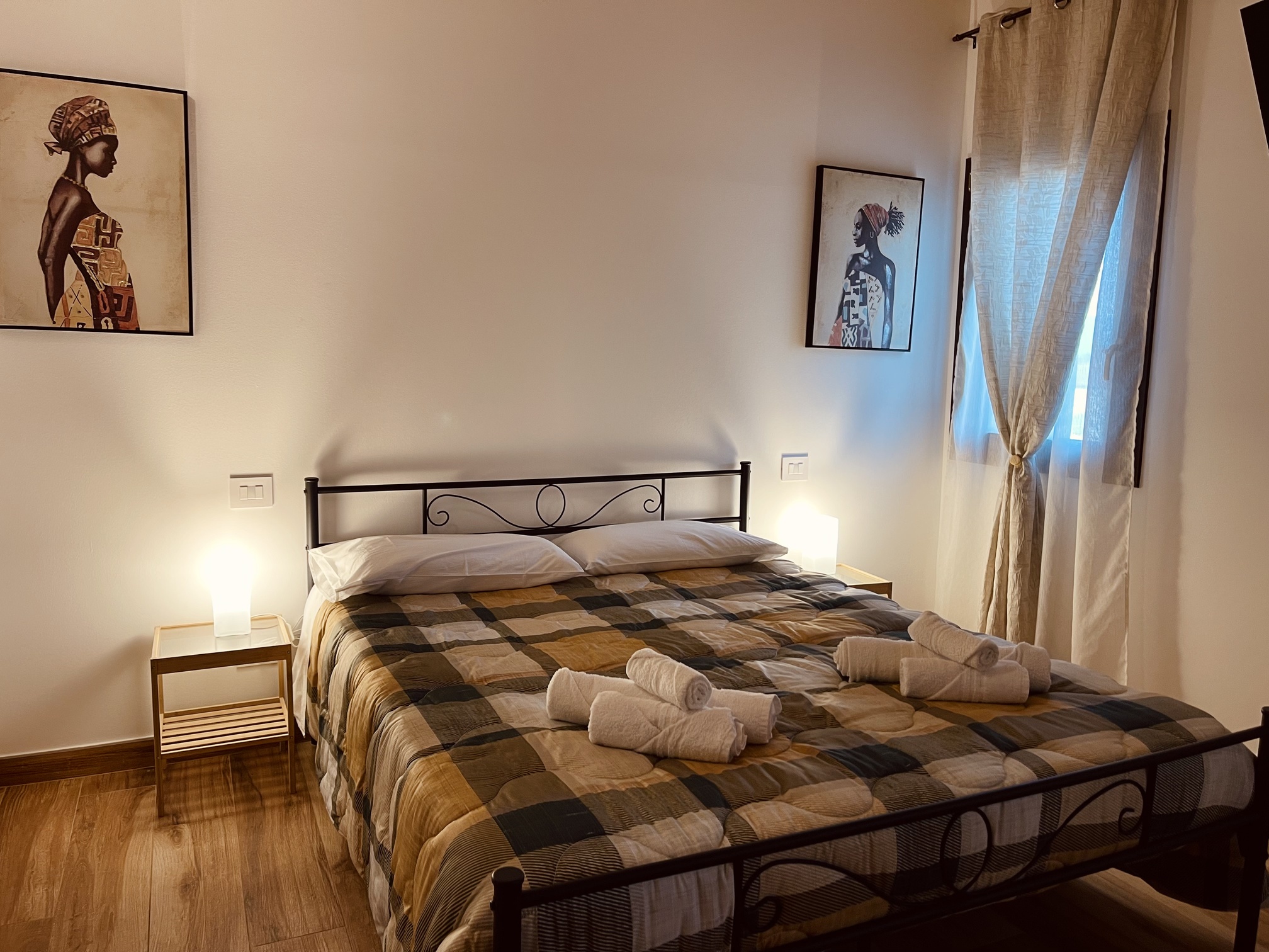 Room 3 Image 6