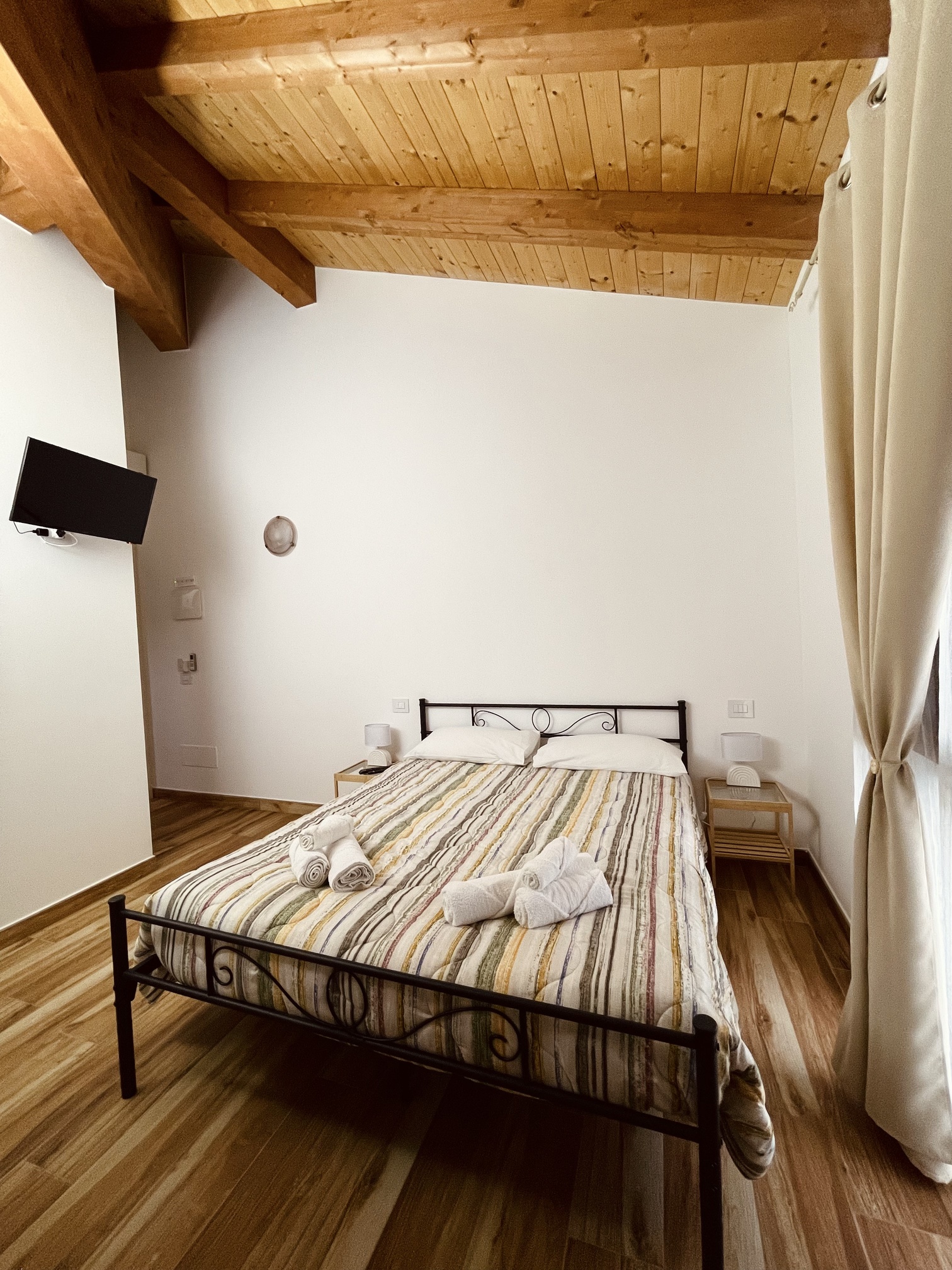 Room 4 Image 2