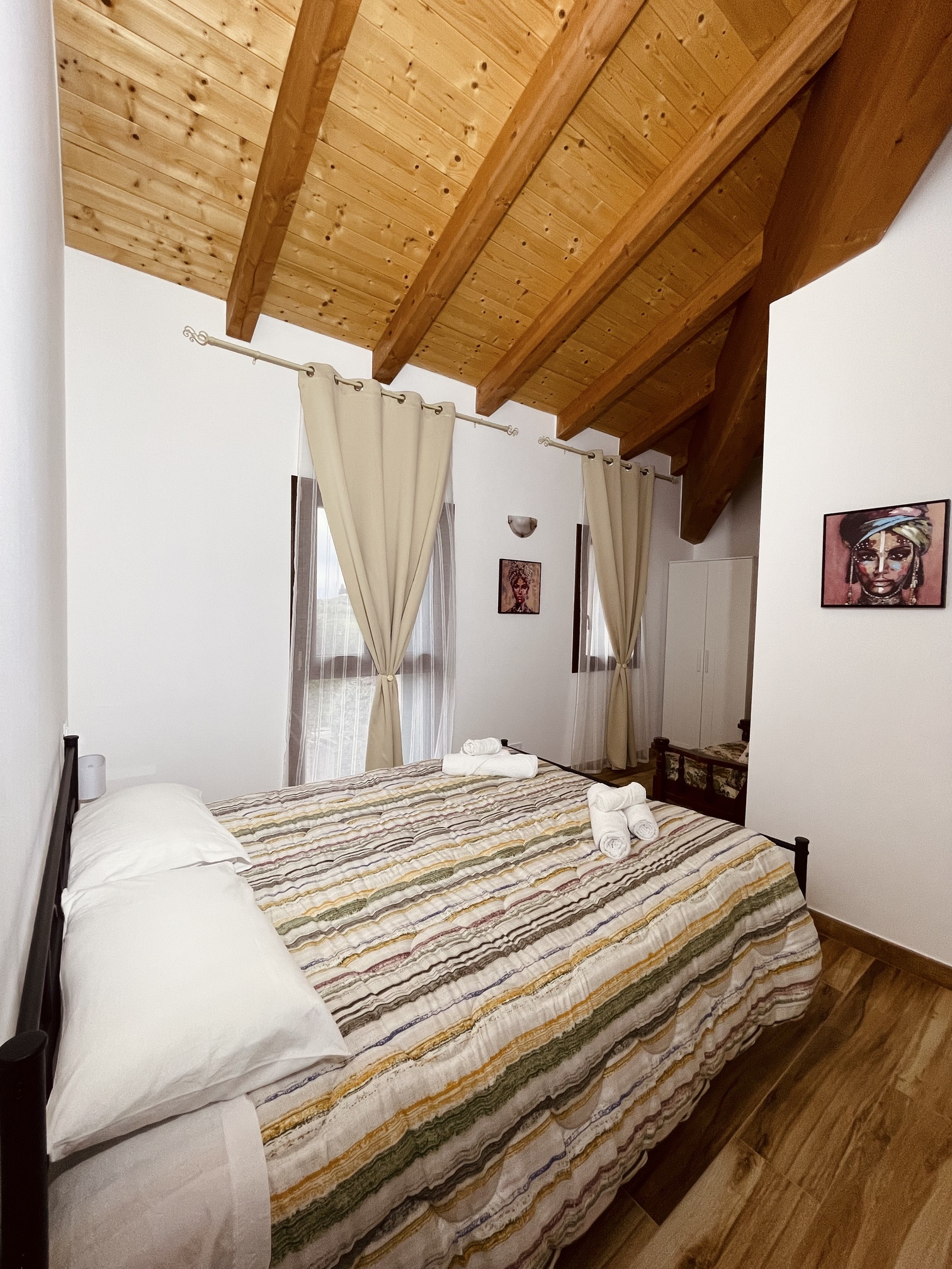 Room 4 Image 5