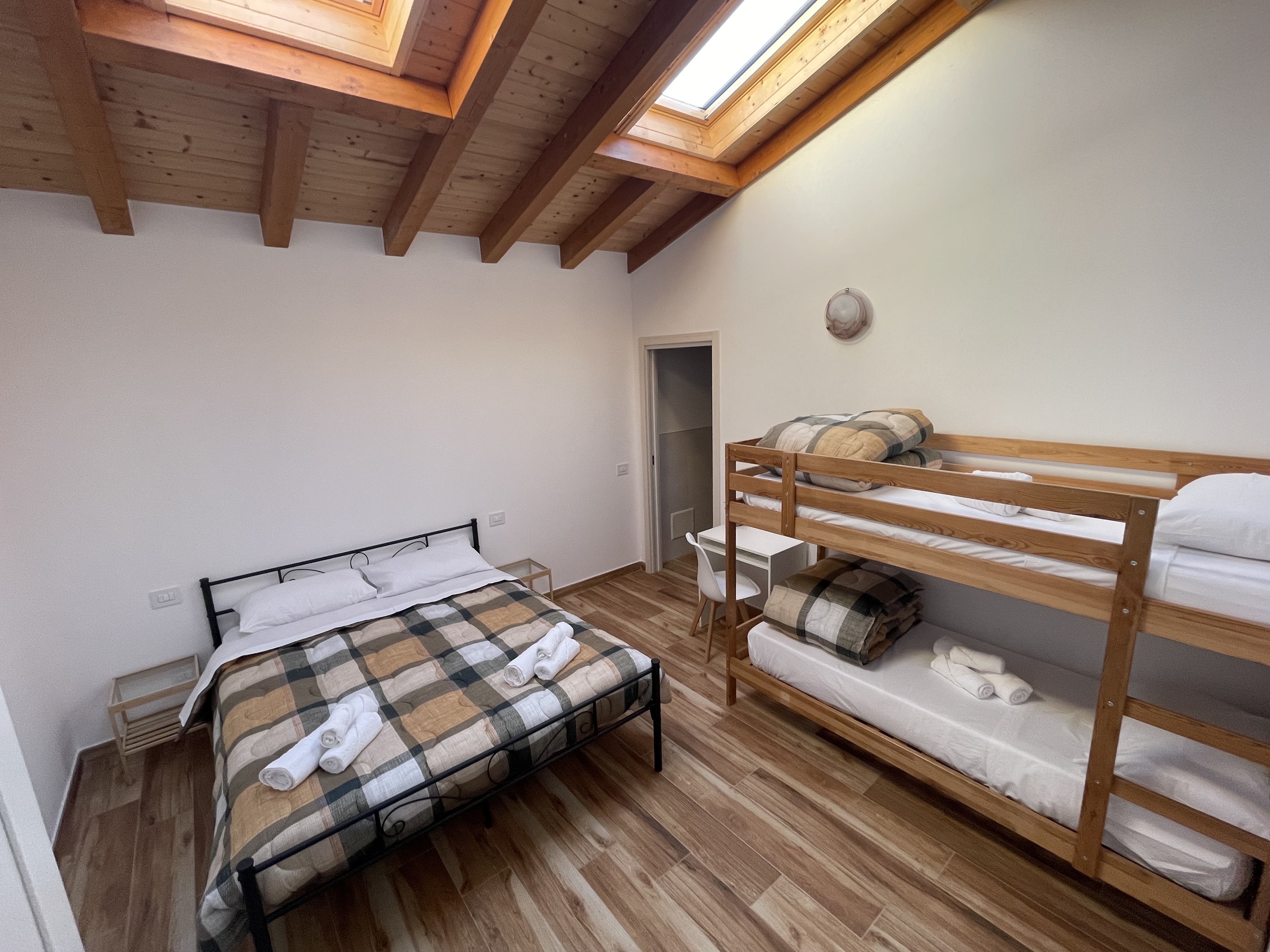 Room 5 Image 2