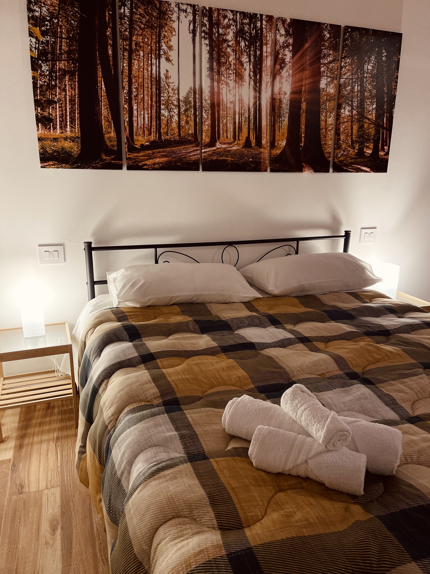 Room 5 Image 8