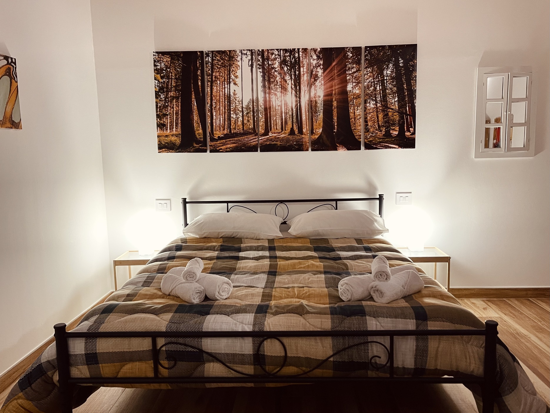 Room 5 Image 9