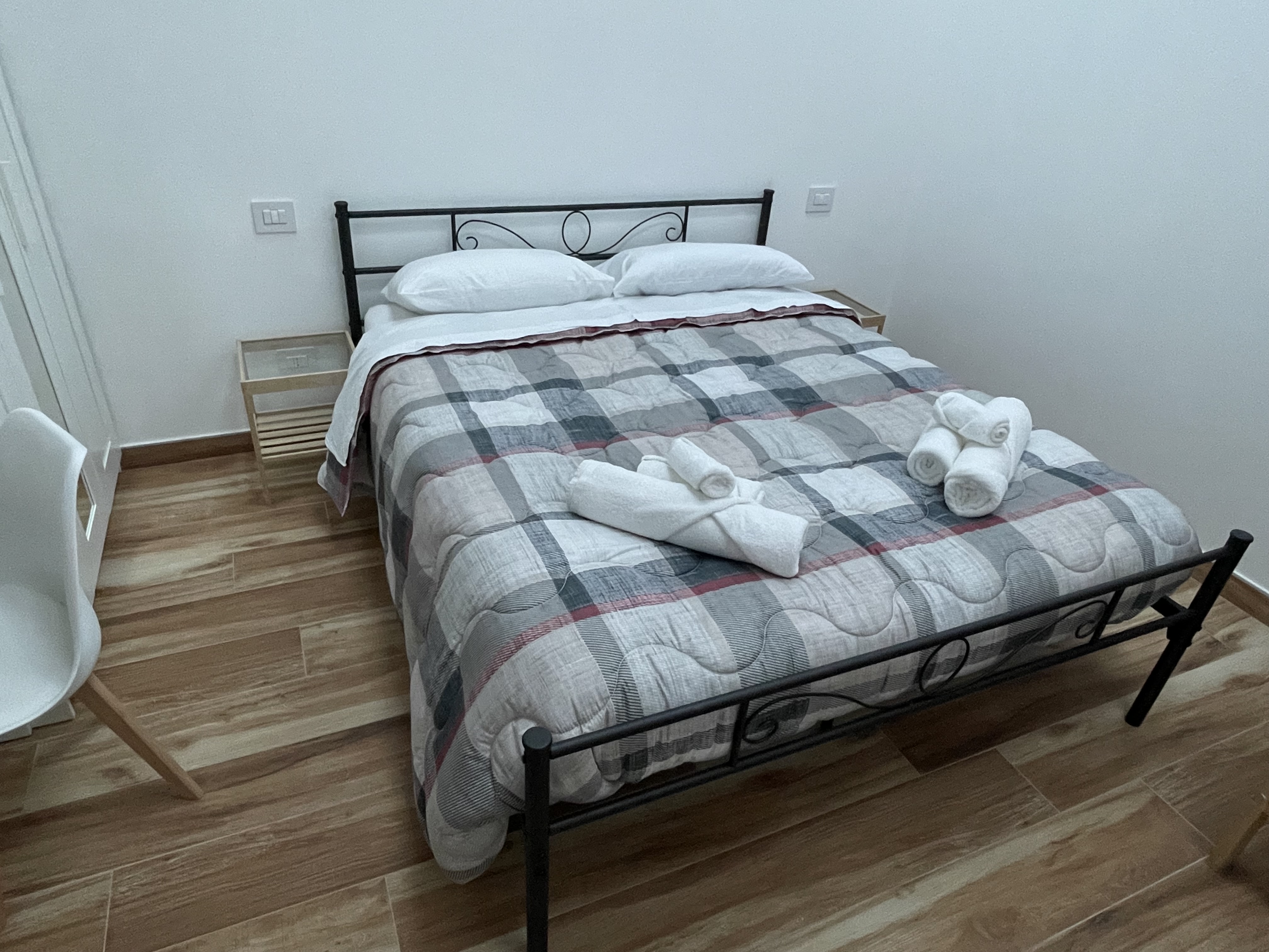 Room 6 Image 3