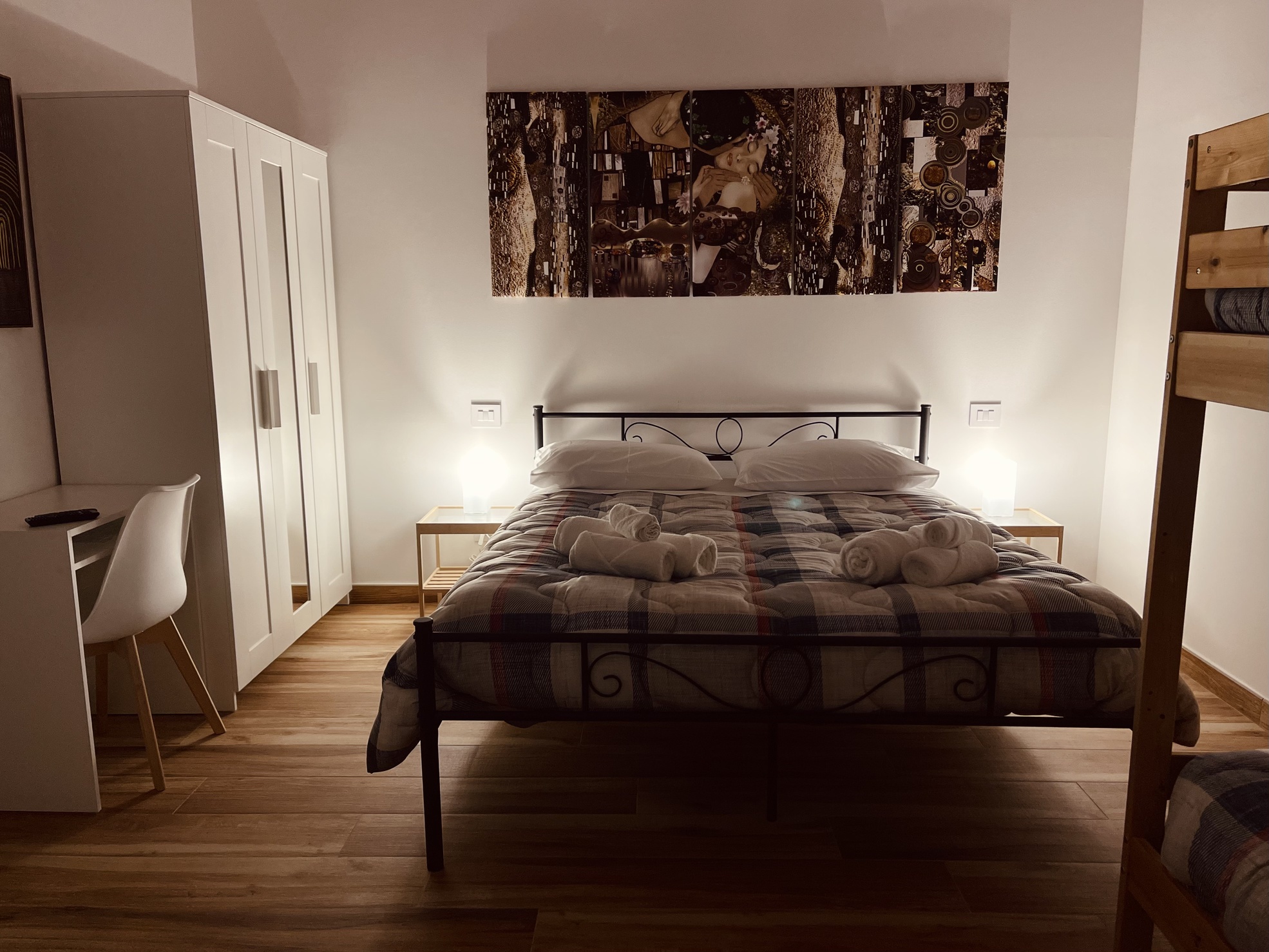 Room 6 Image 5